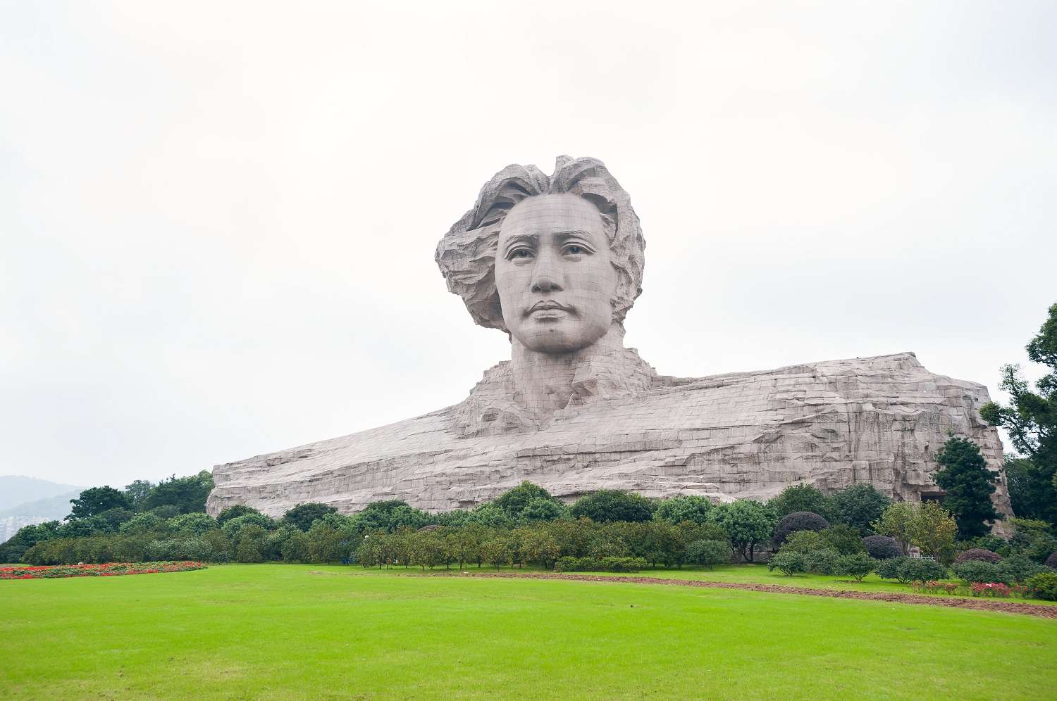 Каменная статуя председателя Мао в Чанше, провинция Хунань, Китай.
